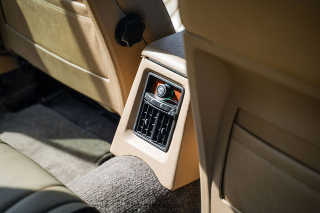 Used 1988 Jaguar XJ6 RWD image 40