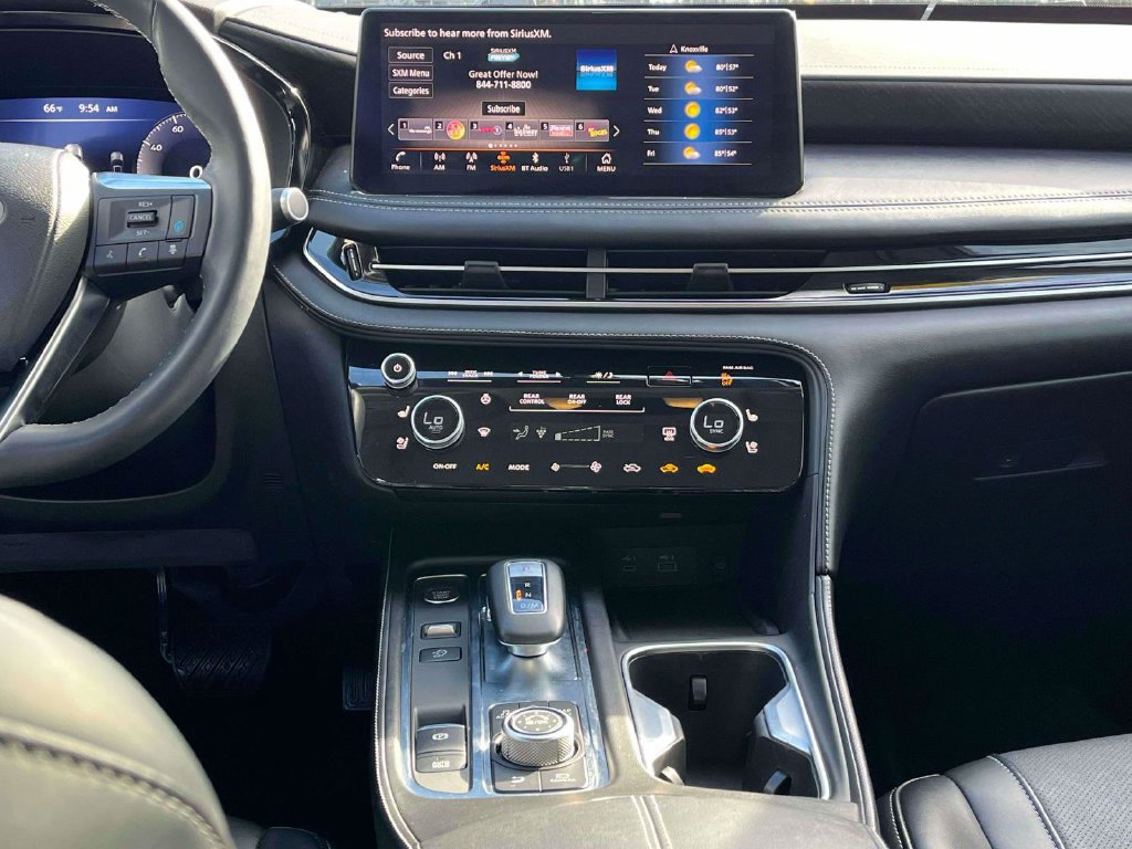 Used 2023 INFINITI QX60 Sensory w/ Vision Package AWD/4WD image 3
