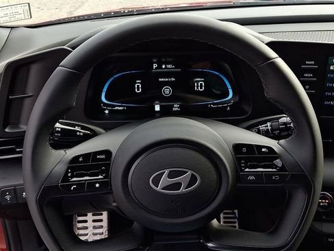 Used 2025 Hyundai Elantra Sport image 25