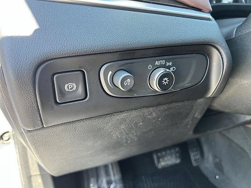 Used 2019 Buick Enclave Avenir w/ Avenir Technology Package FWD image 27
