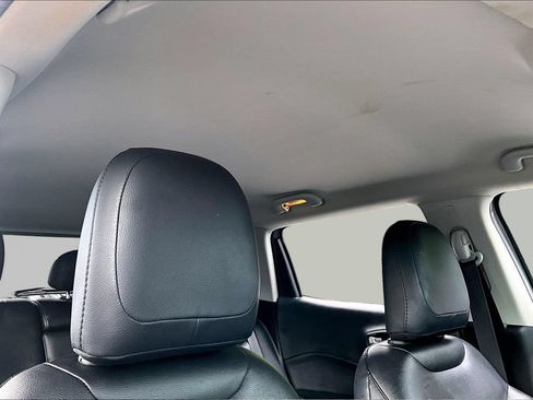 Used 2019 Jeep Compass Latitude w/ Cold Weather Group AWD/4WD image 27