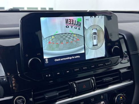 Used 2023 Nissan Pathfinder Platinum image 17