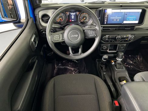 Used 2024 Jeep Gladiator Sport image 19