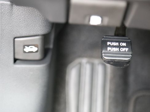 Used 2025 Nissan Altima 2.5 S FWD image 9