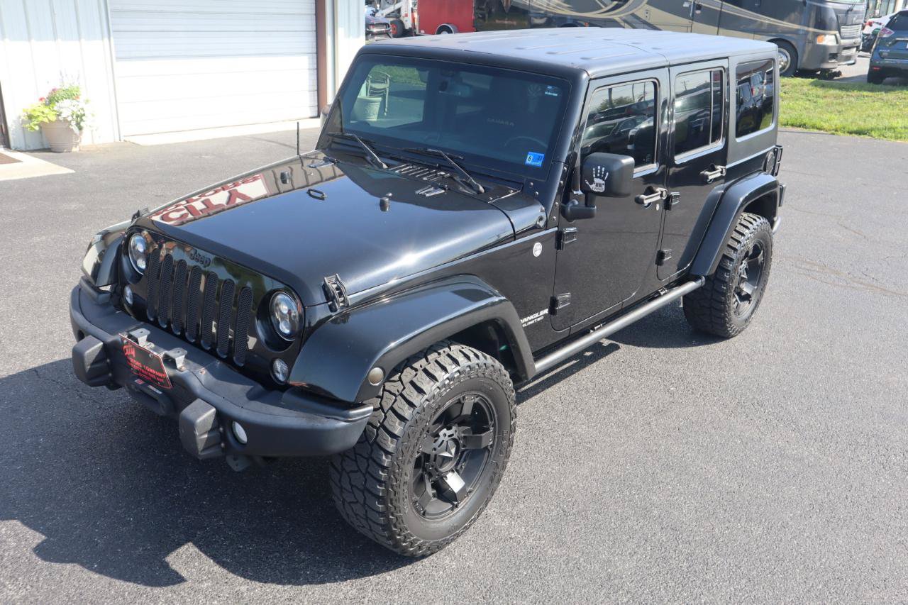 Used 2015 Jeep Wrangler Unlimited Sahara w/ Connectivity Group AWD/4WD image 11