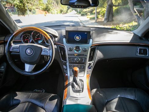 Used 2010 Cadillac CTS Premium image 23