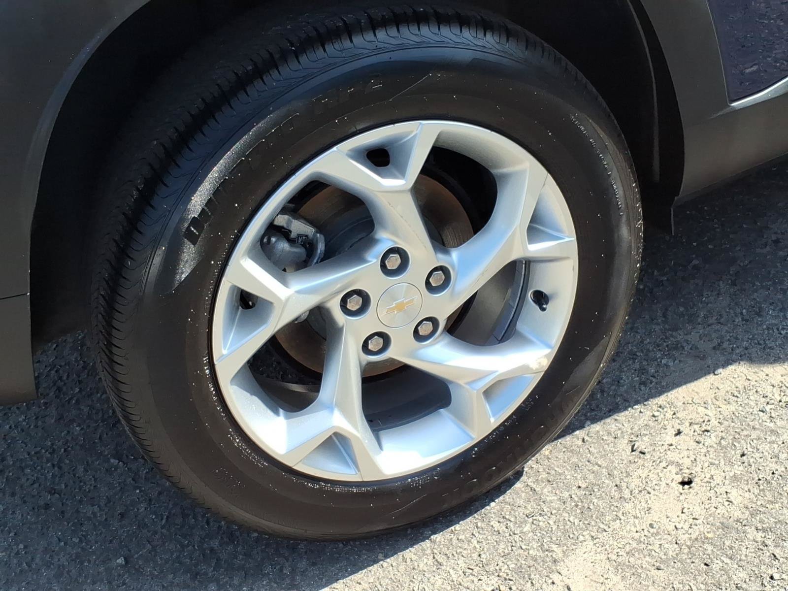 Used 2024 Chevrolet Trax LS w/ LS Convenience Package FWD image 7