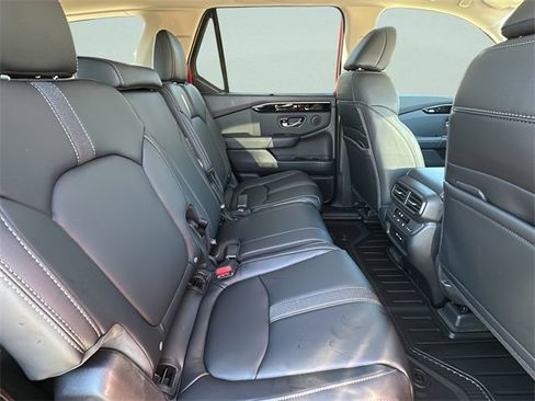 New 2025 Honda Pilot Touring image 17