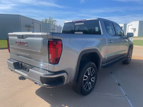 Used 2024 GMC Sierra 1500 AT4 w/ AT4 Preferred Package AWD/4WD image 5