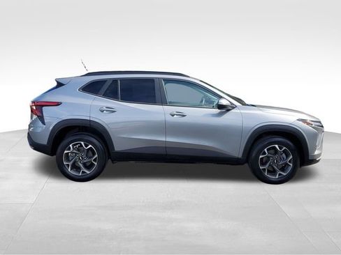 Certified 2024 Chevrolet Trax LT w/ Driver Confidence Package FWD image 6