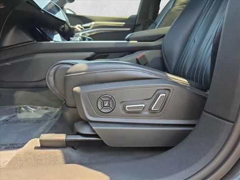 Used 2019 Audi e-tron Prestige w/ Prestige Package AWD/4WD image 28