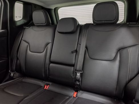 Used 2016 Jeep Renegade Limited FWD image 21
