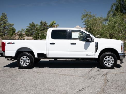 Used 2024 Ford F250 XLT image 3