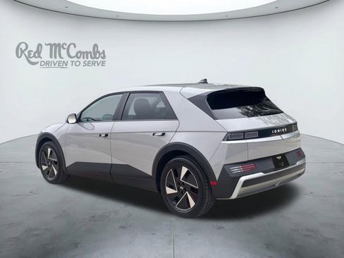 Used 2025 Hyundai Ioniq 5 SE RWD image 3