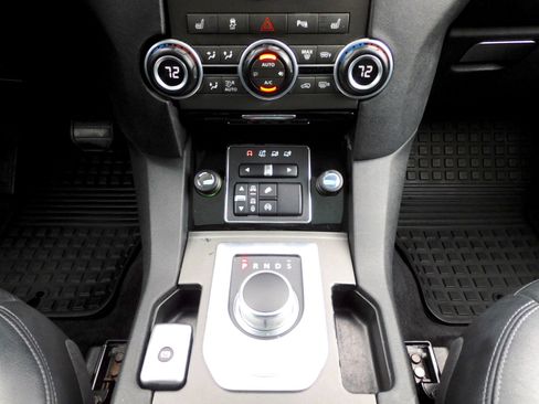 Used 2016 Land Rover LR4 HSE Silver Edition image 12