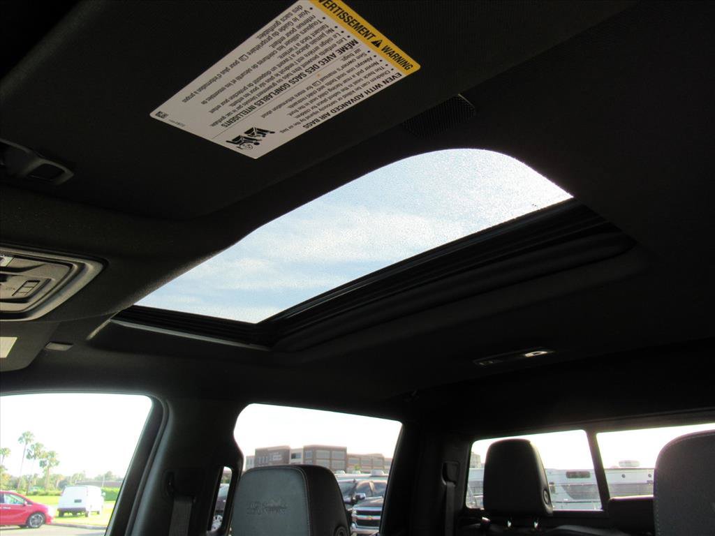 Used 2021 Chevrolet Silverado 1500 High Country w/ Technology Package AWD/4WD image 27