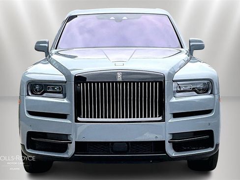 Used 2024 Rolls-Royce Cullinan Black Badge image 3