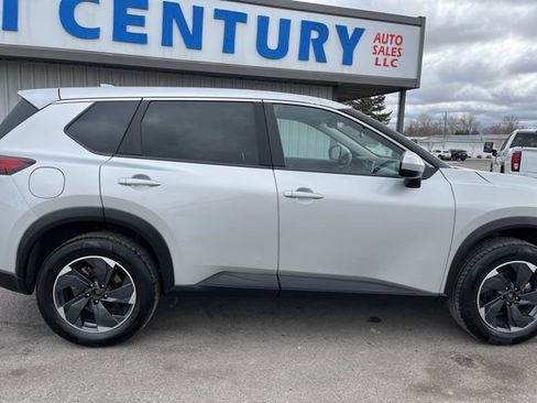 Used 2024 Nissan Rogue SV image 14