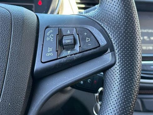 Used 2017 Chevrolet Trax LT AWD/4WD image 25