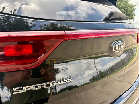 Used 2021 Kia Sportage LX AWD/4WD image 7