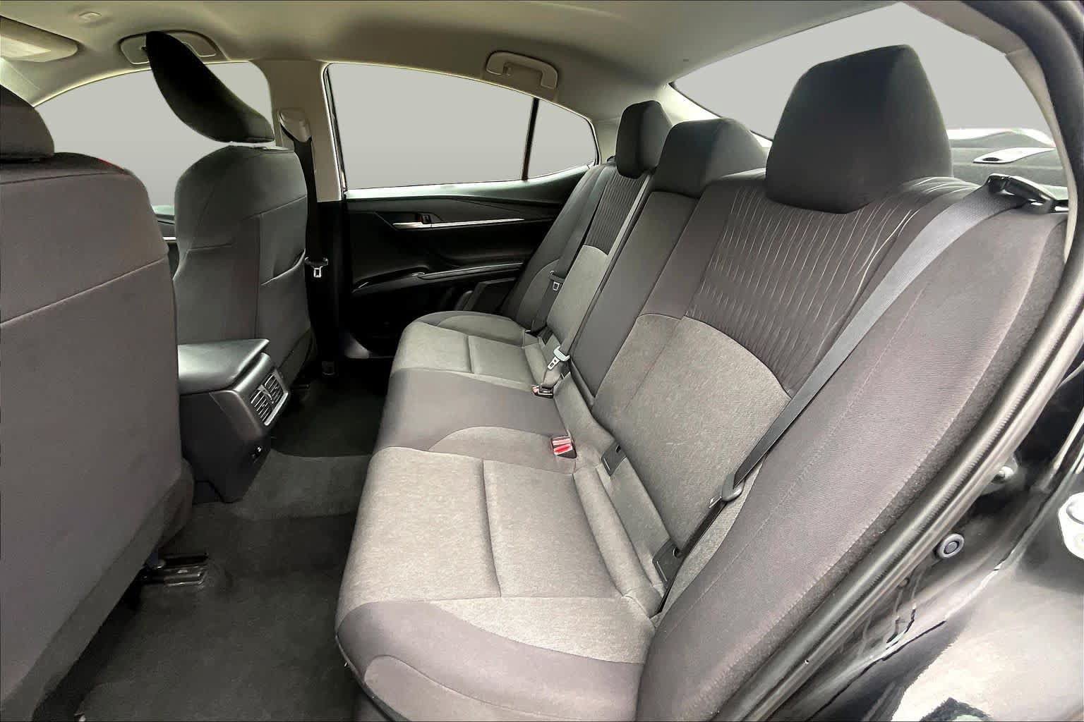 Used 2025 Toyota Camry LE FWD image 20