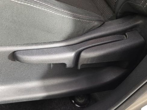 Used 2016 Nissan Versa SV image 33