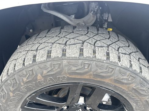 Used 2024 Chevrolet Silverado 1500 LT Trail Boss w/ Protection Package AWD/4WD image 8