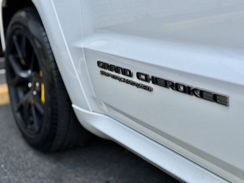 Used 2018 Jeep Grand Cherokee Trackhawk AWD/4WD image 9