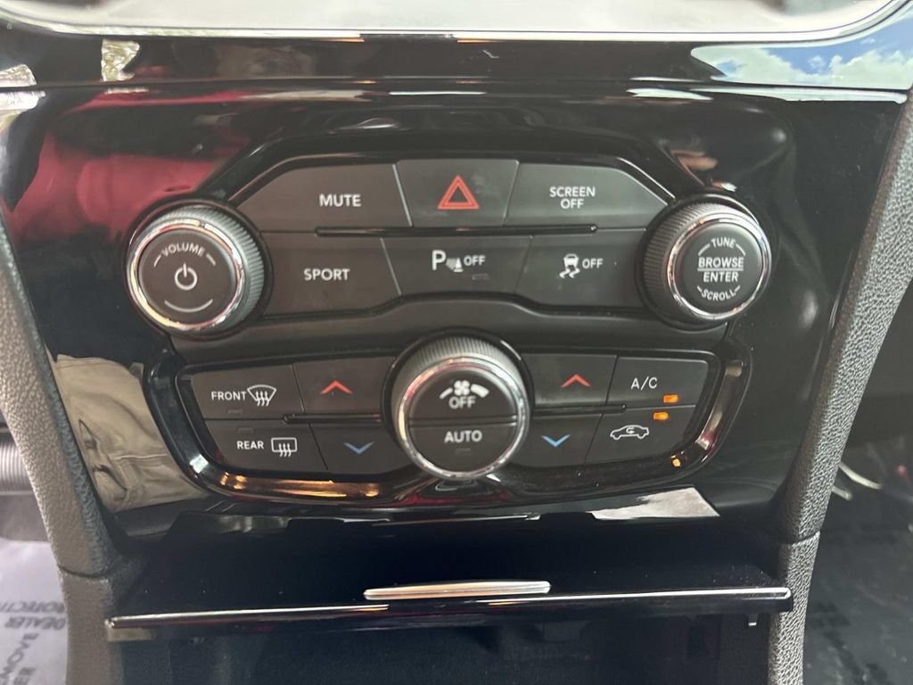 Used 2023 Chrysler 300 S RWD image 31