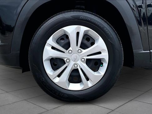 Used 2024 Chevrolet Trax LS w/ Driver Confidence Package image 11