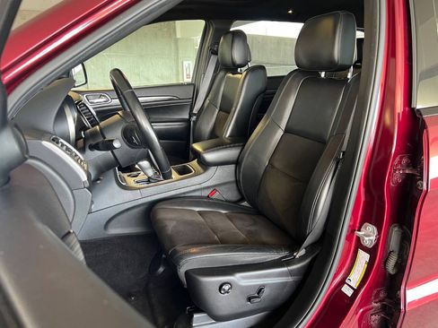Used 2019 Jeep Grand Cherokee Altitude AWD/4WD image 19