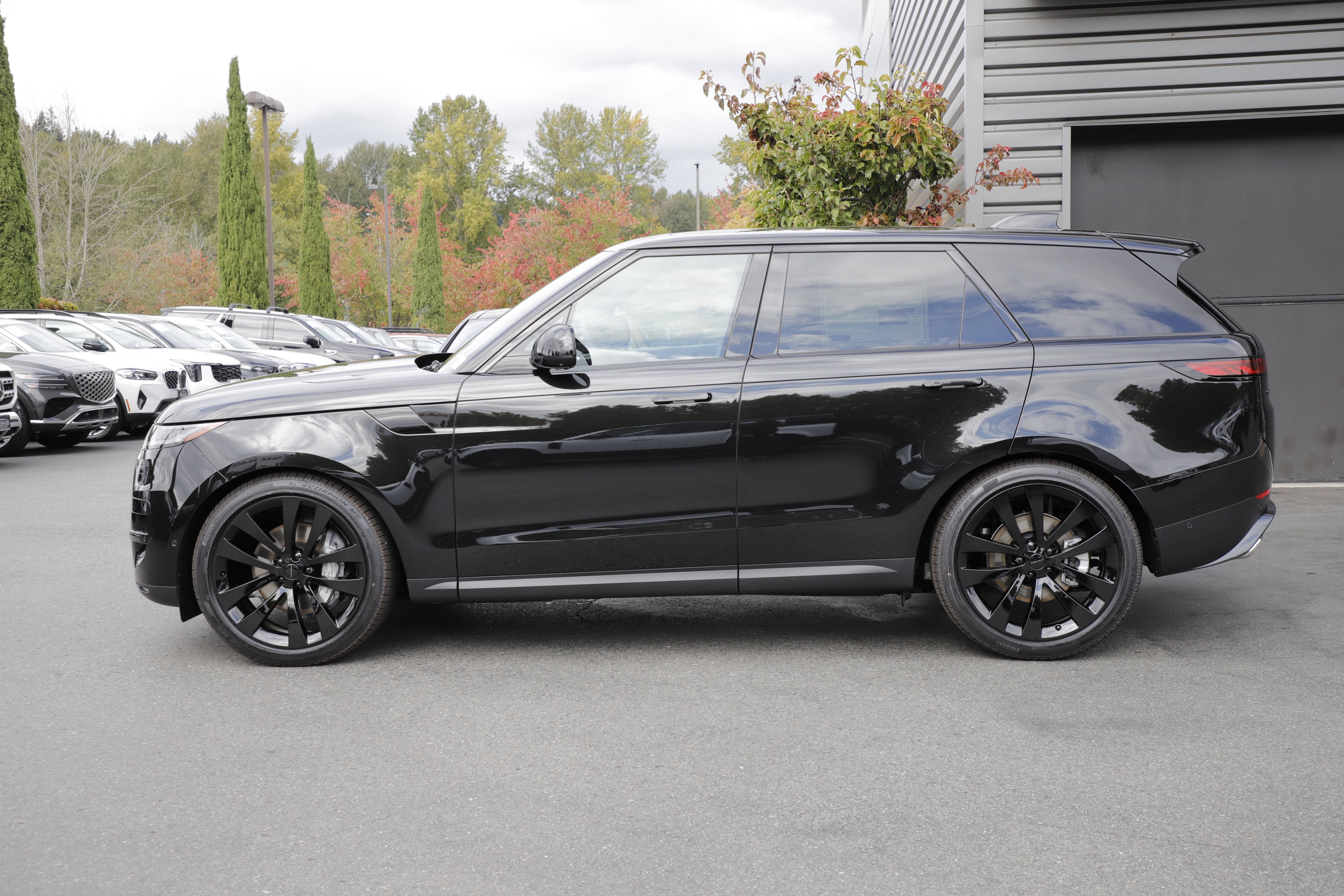 New 2026 Land Rover Range Rover Sport SE AWD/4WD image 7