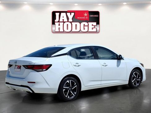 Used 2024 Nissan Sentra SV FWD image 6