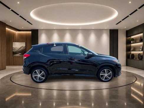 Used 2019 Honda HR-V Touring image 4