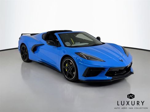 Used 2021 Chevrolet Corvette Stingray Premium Cpe w/ Z51 Performance Package RWD image 3