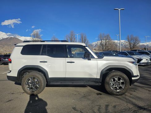 Used 2025 Lexus GX 550 image 4