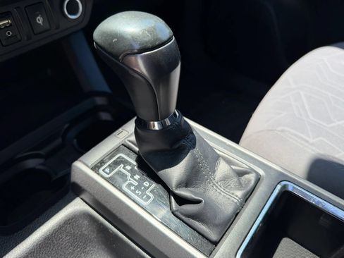 Used 2016 Toyota Tacoma TRD Sport w/ Premium & Technology Package AWD/4WD image 33