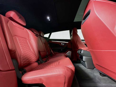 Used 2022 Lamborghini Urus image 28