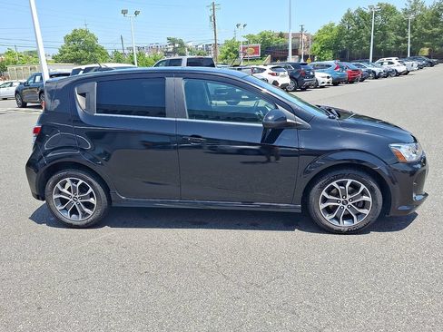 Used 2020 Chevrolet Sonic LT w/ Convenience Package FWD image 10