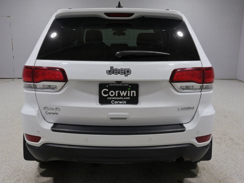 Used 2020 Jeep Grand Cherokee Laredo AWD/4WD image 3