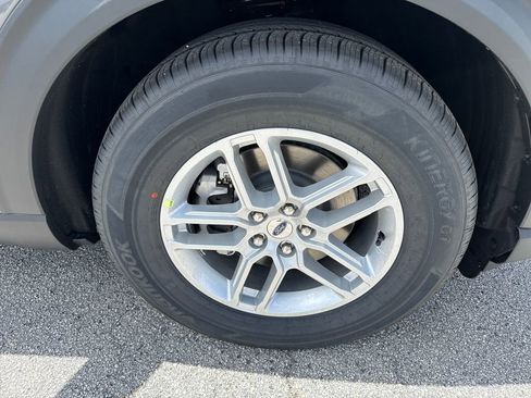 New 2026 Ford Explorer Active w/ Active Comfort Package RWD image 11