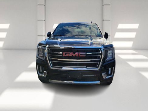 Used 2022 GMC Yukon XL SLT w/ SLT Premium Package image 2