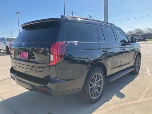 New 2026 Ford Expedition Platinum w/ Stealth Appearance Package image 7