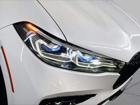 Used 2020 BMW X7 M50i w/ Dynamic Handling Package AWD/4WD image 27