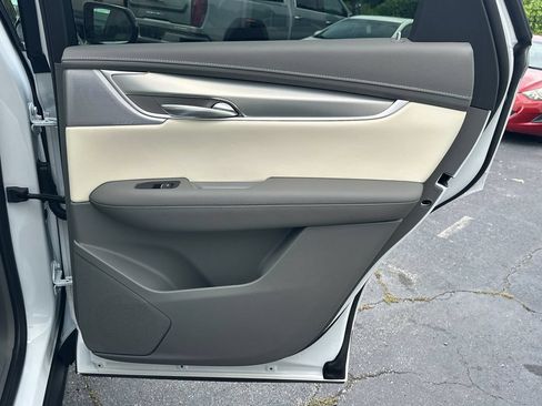Certified 2025 Cadillac XT5 Premium Luxury w/ Technology Package FWD image 16