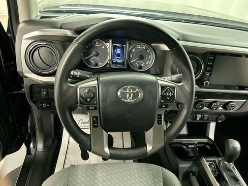 Used 2020 Toyota Tacoma SR5 image 4