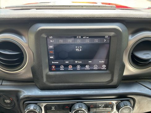 Used 2021 Jeep Wrangler Sport S image 23