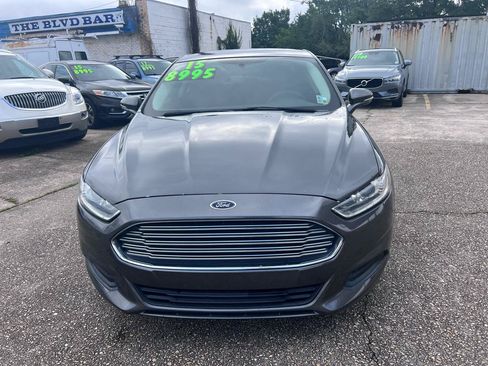 Used 2015 Ford Fusion SE FWD image 2