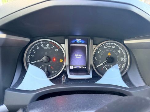 Used 2022 Toyota Tacoma SR5 w/ Technology Package image 8