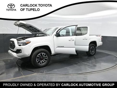 Used 2022 Toyota Tacoma TRD Sport AWD/4WD image 40